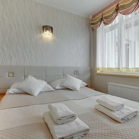 Privatunterkunft Aster *